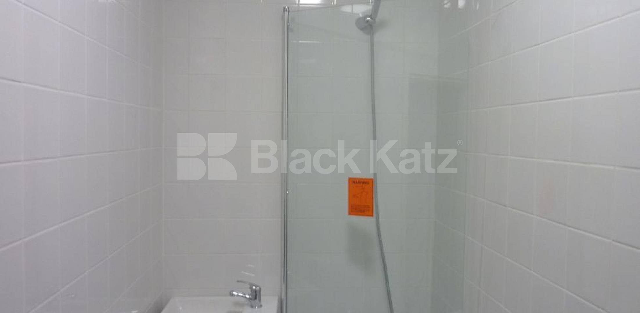 			MUST SEE!, 2 Bedroom, 1 bath, 1 reception Flat			 Hilldrop Road, TUFNELL PARK